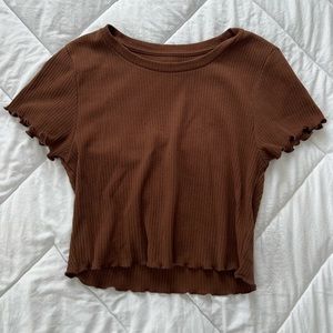 AEROPOSTALE CROPPED LETTUCE TRIM RIBBED TEE